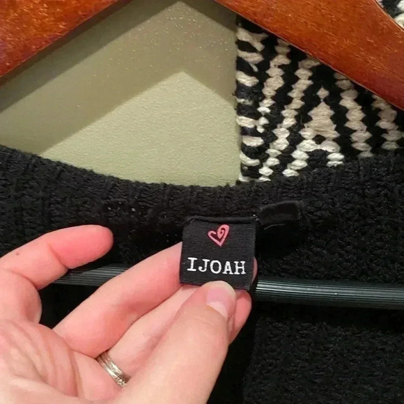 IJOAH KNIT BLACK AND WHITE STRIPE LONG CARDIGAN SIZE M/L - Picture 6 of 6